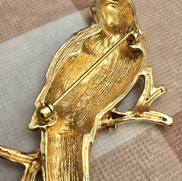 Parrot Pin - Picture 5 of 7